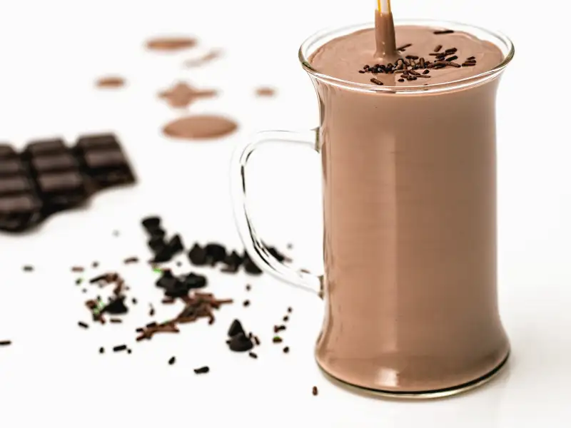 Leche con chocolate casera